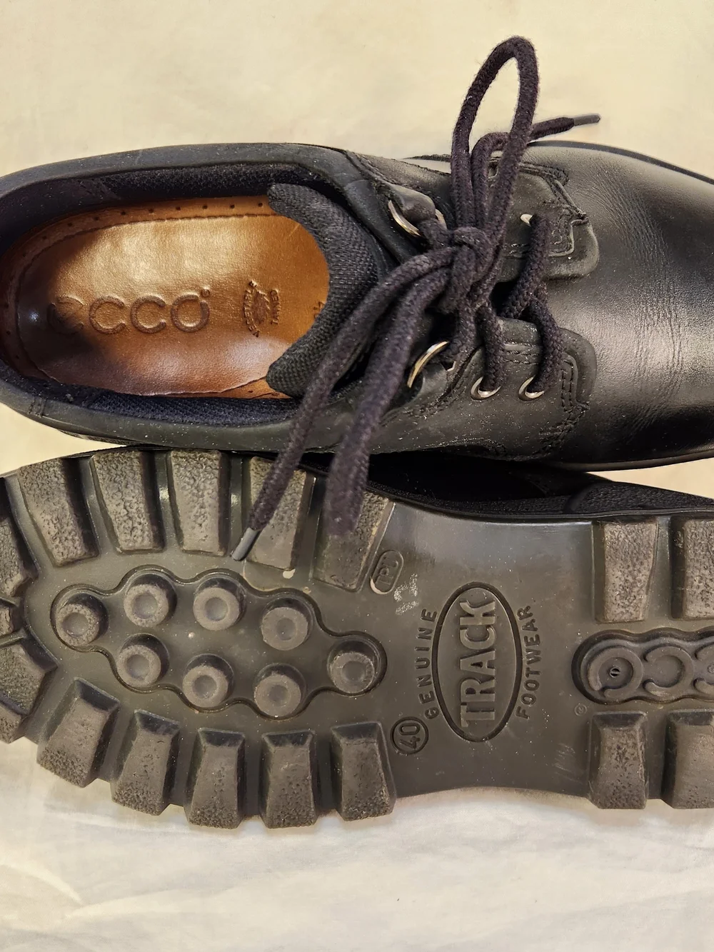 ECCO TRACK GORETEX MEN LACES SHOES BLACK COLOR SIZE  40/ 7